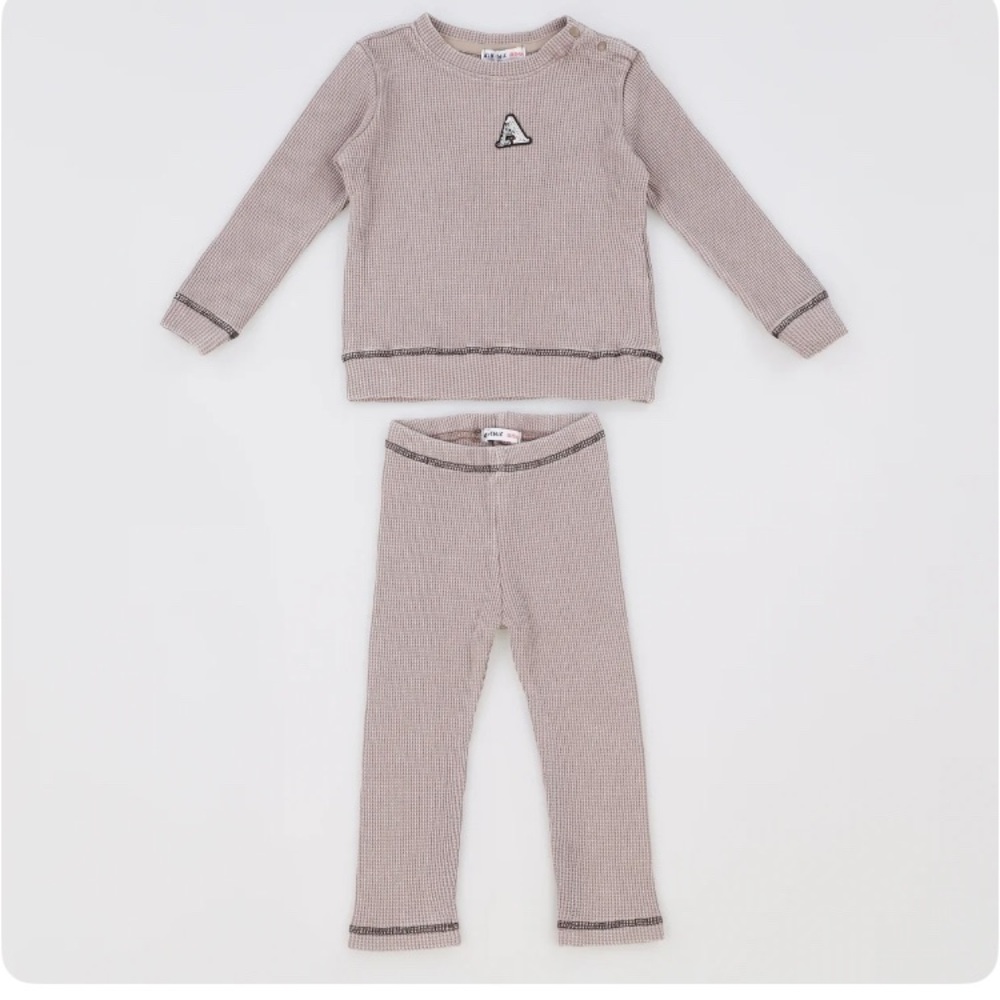 Cozy Kids Pajama Set in Gray